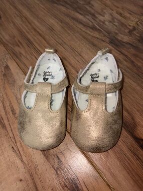 Baby B’gosh gold sparkle baby girl shoes size 2 3-6 M